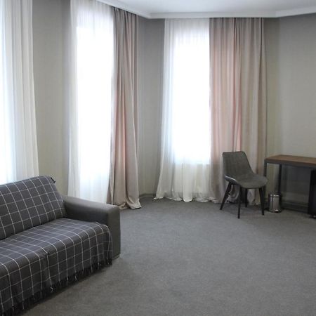 Hotel History • Სასტუმრო Ისტორია Szenaki Kültér fotó