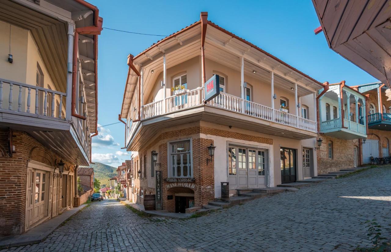 Hotel History • Სასტუმრო Ისტორია Szenaki Kültér fotó