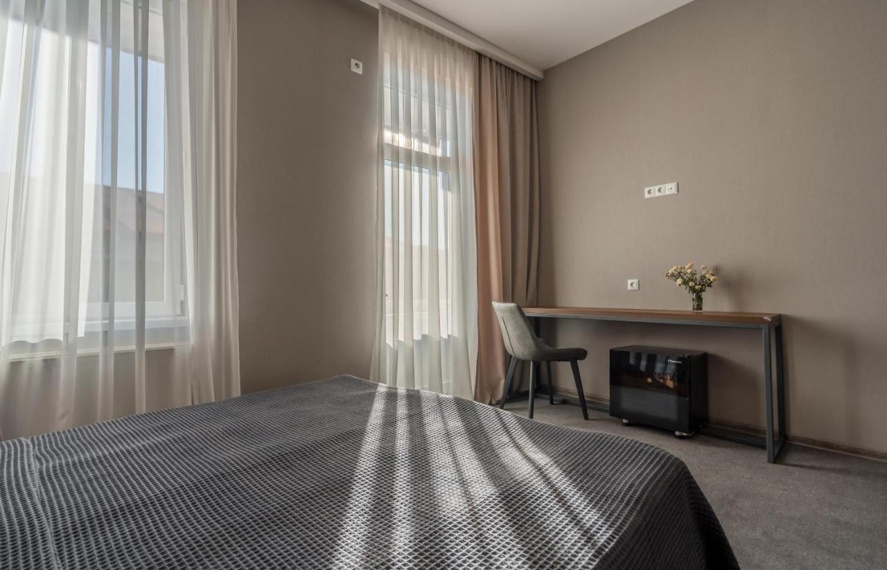Hotel History • Სასტუმრო Ისტორია Szenaki Kültér fotó